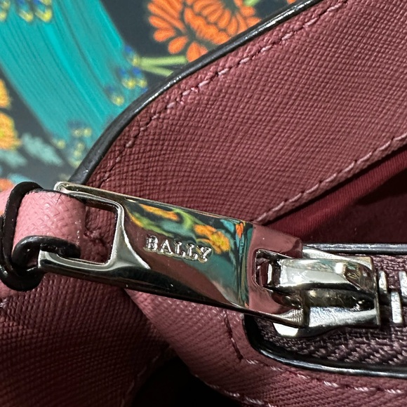 Bally Supra Large Tote – Rosehaze Pink with Signature Stripe – Made in Italy - Picture 16 of 16